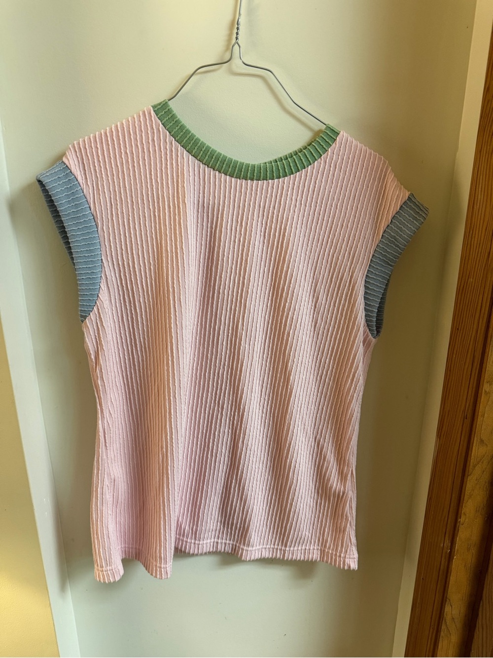 SHEIN Pink Ribbed Tank Top with Green Neckline and Gray Sleeve Trim